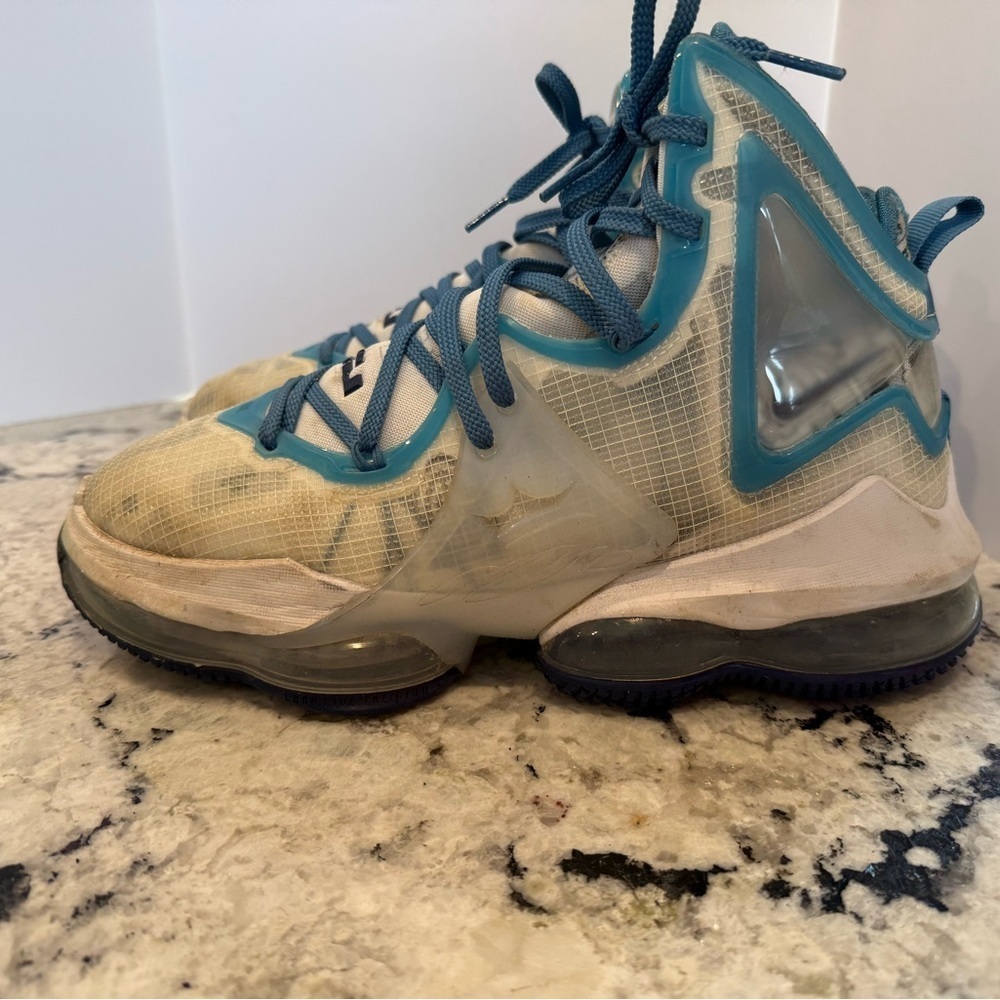 NIKE LEBRON 19 SPACE JAM - Picture 6 of 7